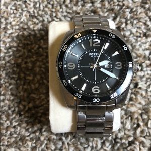 Men’s fossil watch - needs batteries -